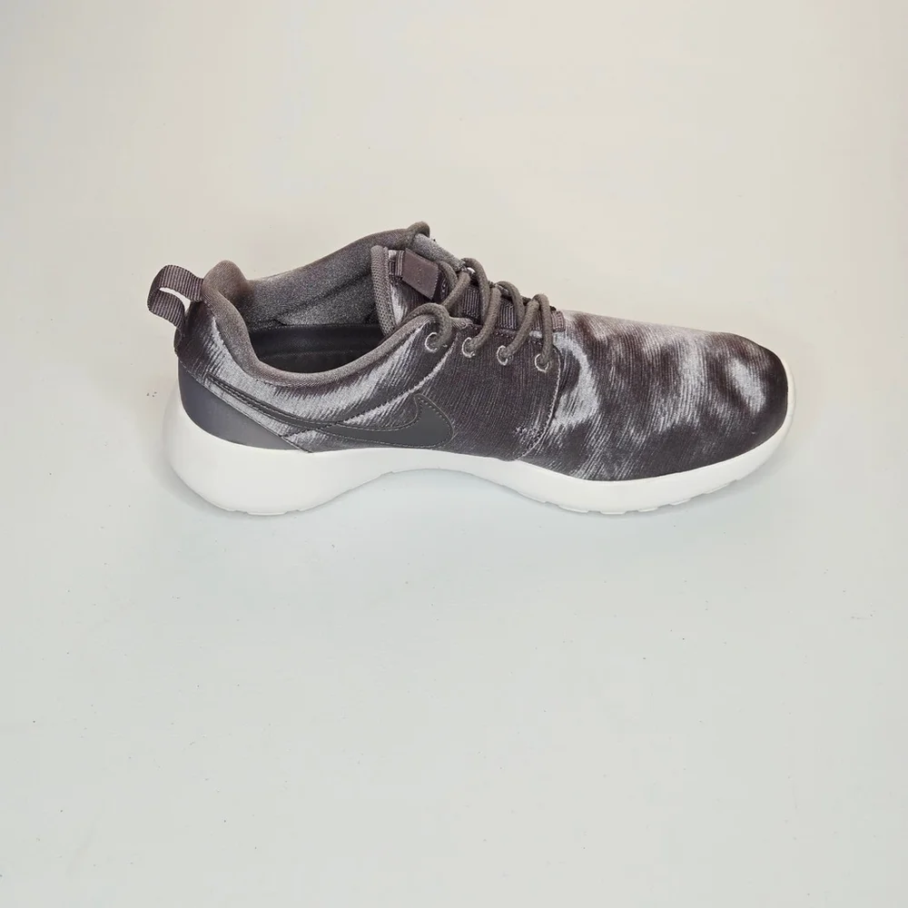 Nike women roshe
